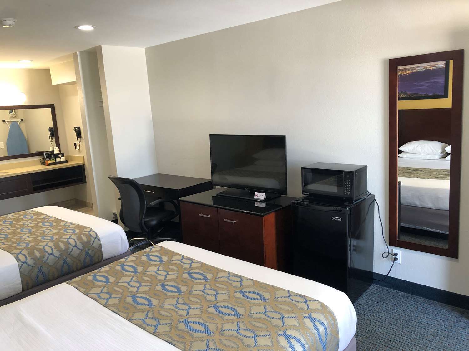 Surestay Plus Hotel By Best Western Chula Vista West Room photo